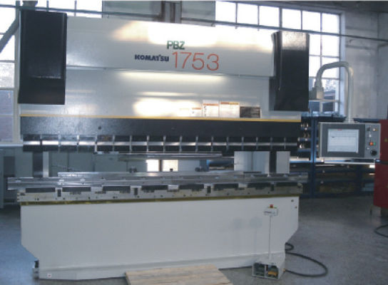 Ayuda de servicios de la precisión que trabaja a máquina por la cortadora del laser