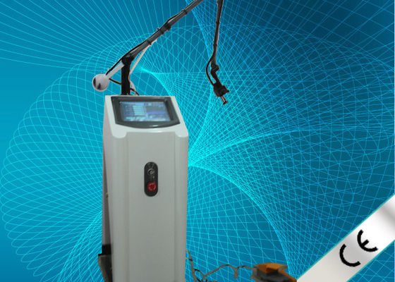La máquina fraccionaria del laser del CO2 para el acné marca con una cicatriz el tratamiento, desbridamiento de la quemadura